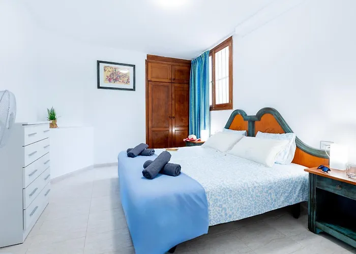 Апартаменти 1i. Cozy Flores With Pool