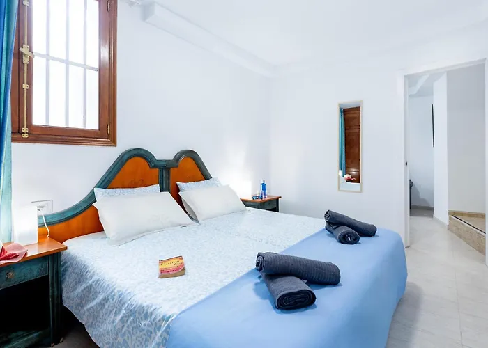 1i. Cozy Flores With Pool Адехе