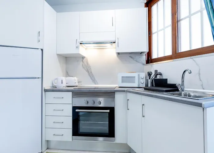 1i. Cozy Flores With Pool Апартаменти