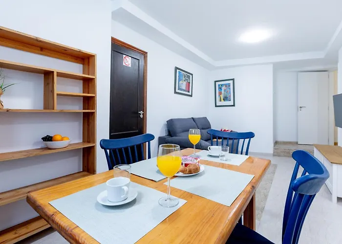 Апартаменти 1i. Cozy Flores With Pool