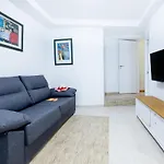 1i. Cozy Flores With Pool Апартаменти *