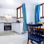 아파트 1i. Cozy Flores With Pool