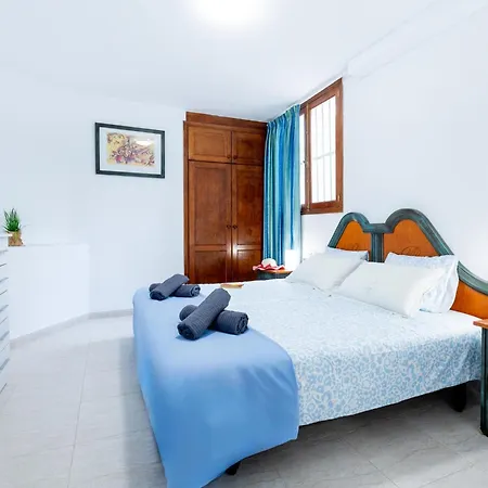 Appartamento 1i. Cozy Flores With Pool